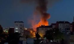 Balıkesir’de Hurda Deposunda Yangın: 1 Kişi Hayatını Kaybetti