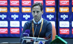 Alanyaspor Sezonu Galibiyetle Kapattı, Pereira Oyuncularını Kutladı
