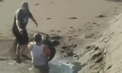 Anamur’da Caretta Caretta Belediyenin Açtığı Çukura Düştü