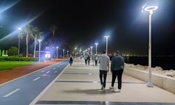 Mersin Sahili Hafta İçi de Nefes Alıyor