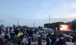 Mersin’de Sarı-Lacivertli Taraftarlar, Fenerbahçe Meydanı’na Akın Etti