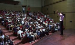 Müzikalin geliri köy okulu atölyesi için kullanılacak
