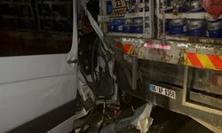 Bolu’da Feci Kaza: Yolcu Minibüsü Kamyona Çarptı, 16 Kişi Yaralandı