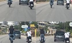 Mersin’de Motosikletli Sürücü Trafikte Tehlikeli Gösteri Yaptı