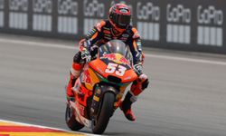 Deniz Öncü'den Tarihi Zafer: Moto2'de İlk Türk Birincilik