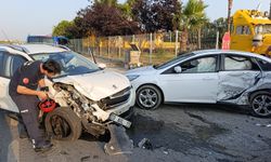 Güvenlik Kameralarına Yansıyan Kazada 5 Yaralı