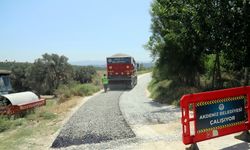 Parmakkurdu ve Esenli’de Yollar Yenileniyor, Üretici Rahatlıyor
