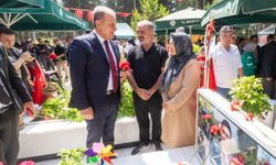 Başkan Seçer, Bayram Arifesinde Şehitliği Ziyaret Etti, Protokolle Bayramlaştı