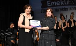 Mersin’de Türkülerle Dolu Unutulmaz Emekli Korosu Gecesi