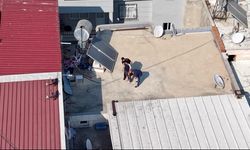 Mersin’de Film Gibi Baskın: Drone Çatıda Yakaladı