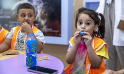 Mersin'de Minikler Hem Geri Dönüştürüyor Hem Hayat Kurtarmayı Öğreniyor