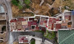 Ağırnas’ta 100 Yıllık Halılar Göz Kamaştırıyor