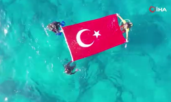 Antalya Gazipaşa’da 30 Ağustos Zafer Bayramı Deniz Altında Kutlandı