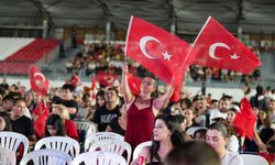 Tarsus’ta 12 Dev Adam Final Heyecanı Dev Ekranda Yaşandı