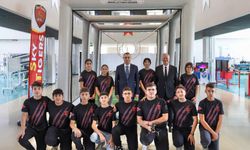 Vali Toros, Model Fabrika ve Yenilik Merkezinde Skytiger Takımını Ziyaret Etti