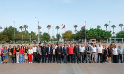 CHP Mersin İl Örgütü’nden 102. Yılında Atatürk Anıtı’na Çelenk