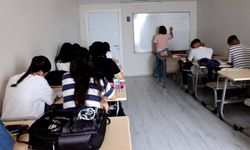 Akdeniz'de Ücretsiz Üniversite Hazırlık Kursları Başladı