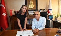 Mersin’de Esnaf Çocuklarına Kolej Kayıt Desteği
