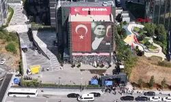 CHP’nin Eski İstanbul İl Binasında Polis Nöbeti Sürüyor