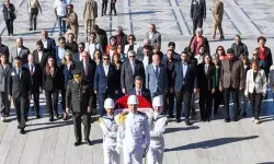 CHP Heyeti Kurultay Öncesi Anıtkabir’i Ziyaret Etti
