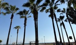 Mersin’de Güzel Havayı Sahilde Değerlendirdiler