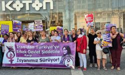 Mersin’de Kadınlar Mahsa Amini’nin Ölüm Yıldönümünde Sokaktaydı