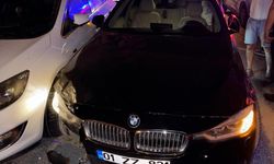 Mersin Erdemli’de BMW sürücüsü 6 araca çarpıp kaçtı
