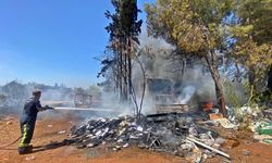 Antalya’da korkunç yangın: Ev, kamyonet, motosiklet kül oldu!