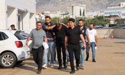 Adana Kozan’da Oto Galeriye Silahlı Saldırı: 2 Şüpheli Adliyede