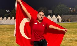 Genç Sporcu Aysel Önder, Dünya Şampiyonasında Altın ve Rekorla Döndü