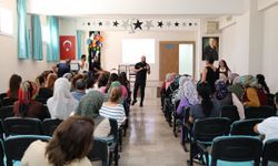 Toroslar’da “En İyi Narkotik Polisi Anne” Projesi ile Madde Bağımlılığı Eğitimi