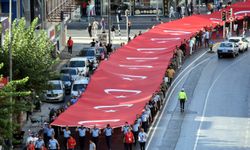 350 Metrelik Türk Bayrağıyla İzmir’in Kurtuluşu Kutlandı