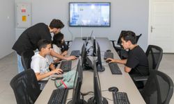 Mezitli’de Çocuklar Ve Yetişkinler Teknolojiyle Buluşuyor