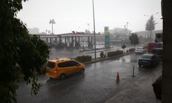 Mersin’de Sağanak Yağmur Hayatı Felç Etti