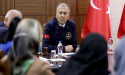 Bakan Yerlikaya, Diyarbakır Anneleri ile Bir Araya Geldi