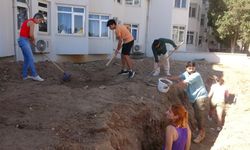 Yaklaşık 16 Metrelik Balina İskeletinin Kazısına Başlandı