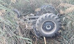 Tarsus’ta Traktör Devrildi: Sürücü Hayatını Kaybetti