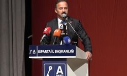 Kürsüdeyken Depreme Yakalandı: Sözleri Gündem Oldu