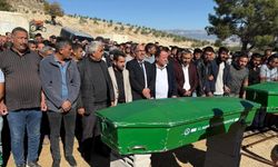 Mersin’de Kazada Yaşamını Yitiren 3 Kişi Son Yolculuğuna Uğurlandı