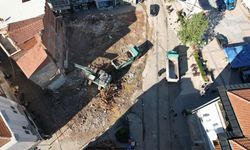 Sındırgı’da Yıkım Sürüyor