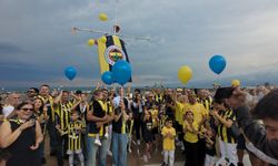Kanseri Yenen Minik Taraftar İçin Sarı-Lacivert Balonlar