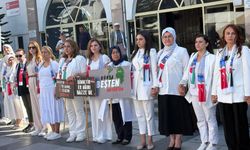 Mersin'de Kadınlar Filistin İçin Umut Zinciri Oluşturdu