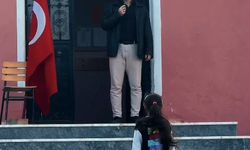 1 Öğretmenli, 1 Öğrencili 29 Ekim Töreni