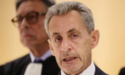 Fransa'nın Eski Cumhurbaşkanı Sarkozy Yarın Cezaevine Girecek