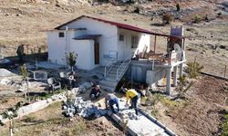 Tarsus Belediyesi Engelli Bireyin Düşme Riskini Parke Çalışmasıyla Giderdi