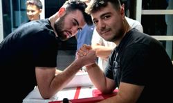 Tarsus Erkek Öğrenci Yurdu’nda bilek güreşi heyecanı büyüdü
