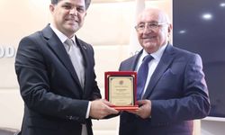 Mersin İl Milli Eğitim Müdürü Muhammed Özdemirci, Meslekte 25. Yıl Onur Plaketi Törenine Katıldı