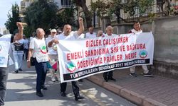 Emekliler Mersin’de Sefalet Ücretlerine Karşı Sokağa İndi