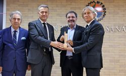 Mersin Kenti Edebiyat Ödülü Ahmet Ümit'in