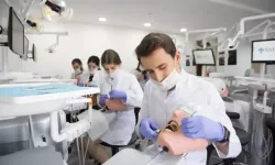 Sağlık-Sen: "Genç Diş Hekimlerinin Emeği Heba Edilmemeli"